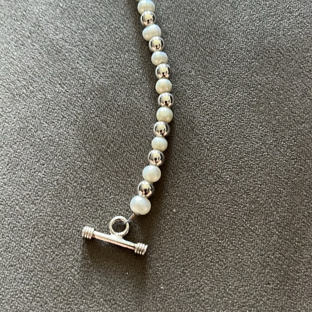 Silpada sterling silver with pearls toggle bracelet 8 inches long - Picture 5 of 5